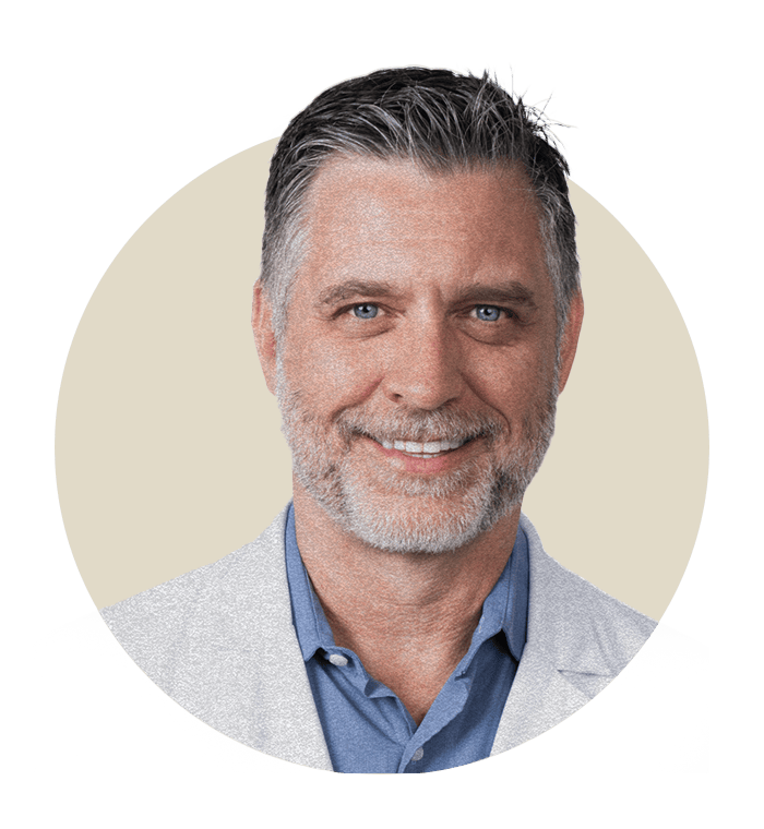 Portrait of Dr. Jeffrey Egler, Noom’s Chief Medical Officer, emphasizing clinical expertise and medical oversight in Noom’s science-backed weight loss and wellness programs.